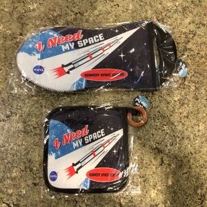 Kennedy Space Center Oven Mitt and Hot Pad
